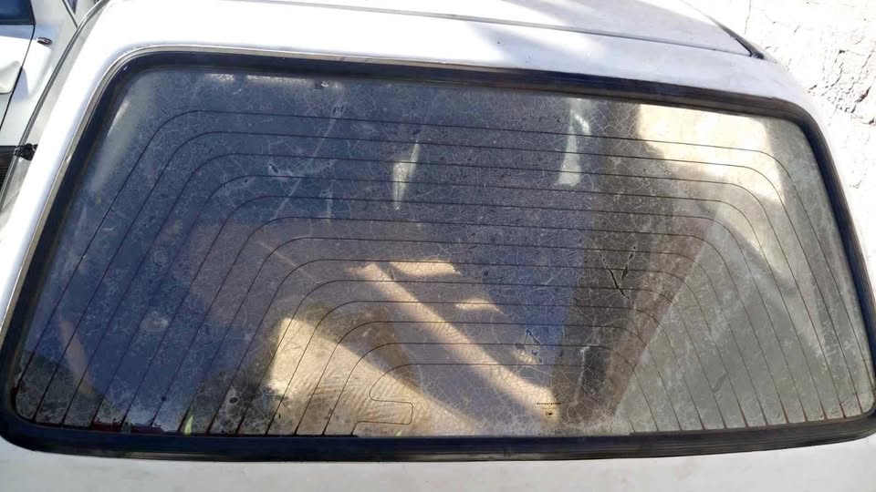 Fiat Uno tail gate glass - Private Seller Fiat Uno tail gate glass - Private Seller
