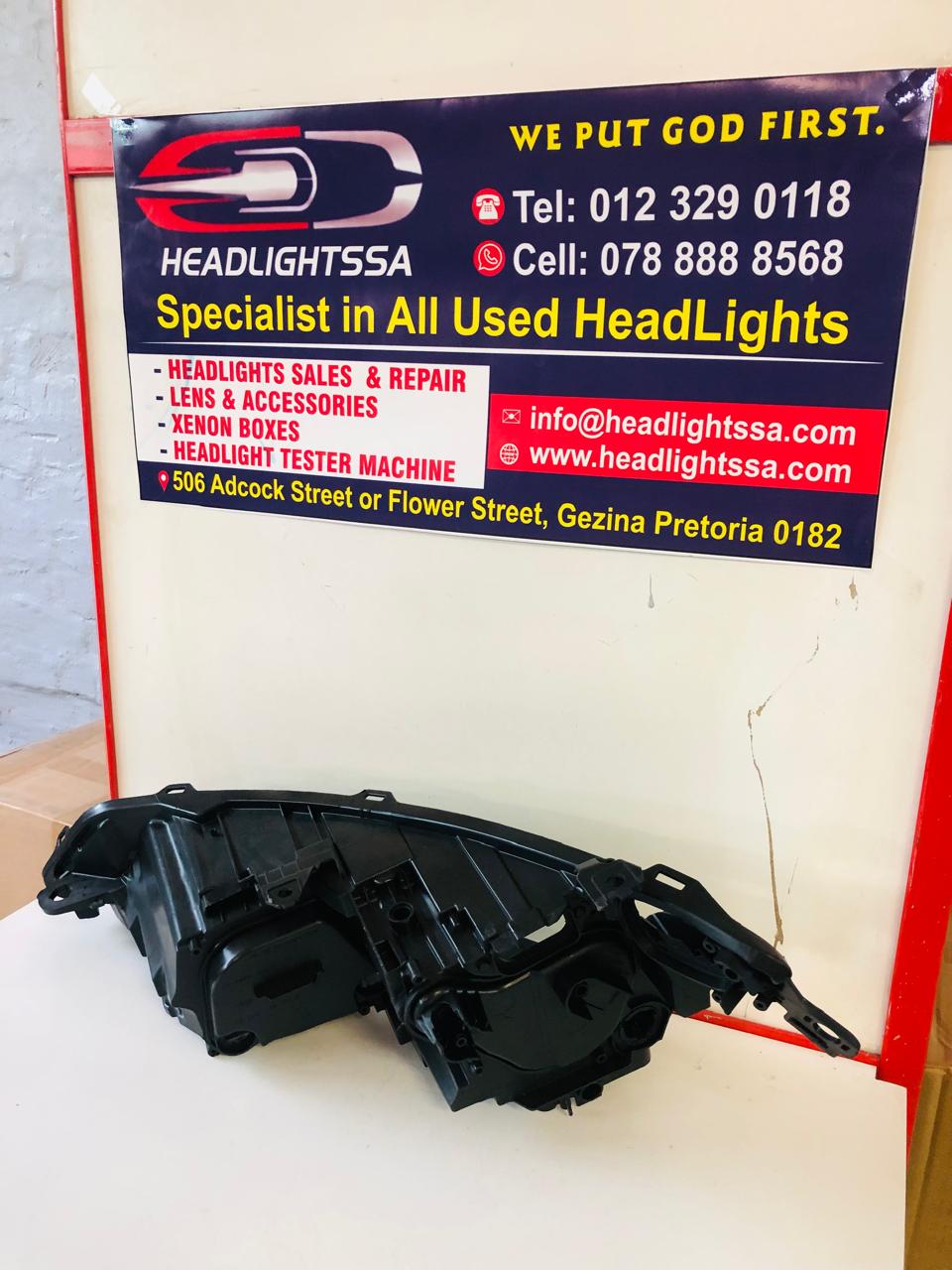VW Golf 8 TSI GTI GTE right side headlight replacement housing (2023) - Private Seller VW Golf 8 TSI GTI GTE right side headlight replacement housing (2023) - Private Seller