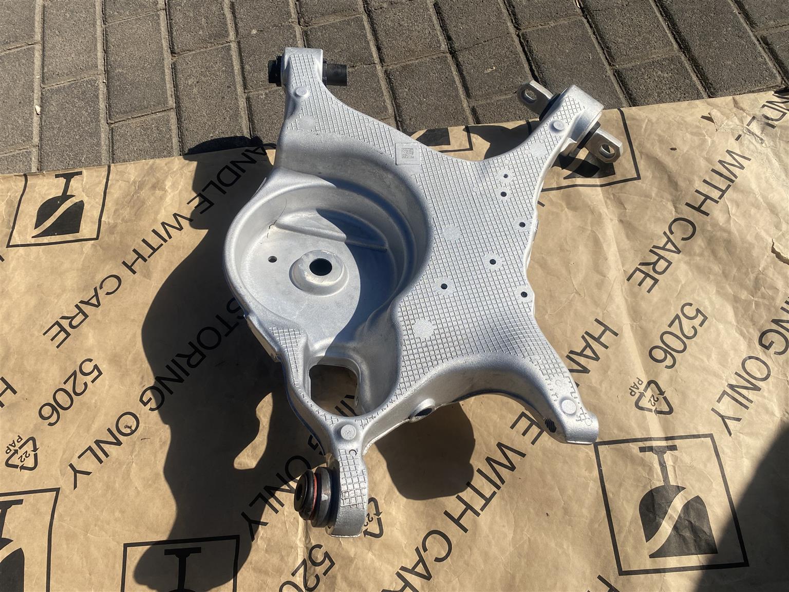 2024 VOLVO XC60 RIGHT REAR LOWER CONTROL ARM FOR SALE. BRAND NEW