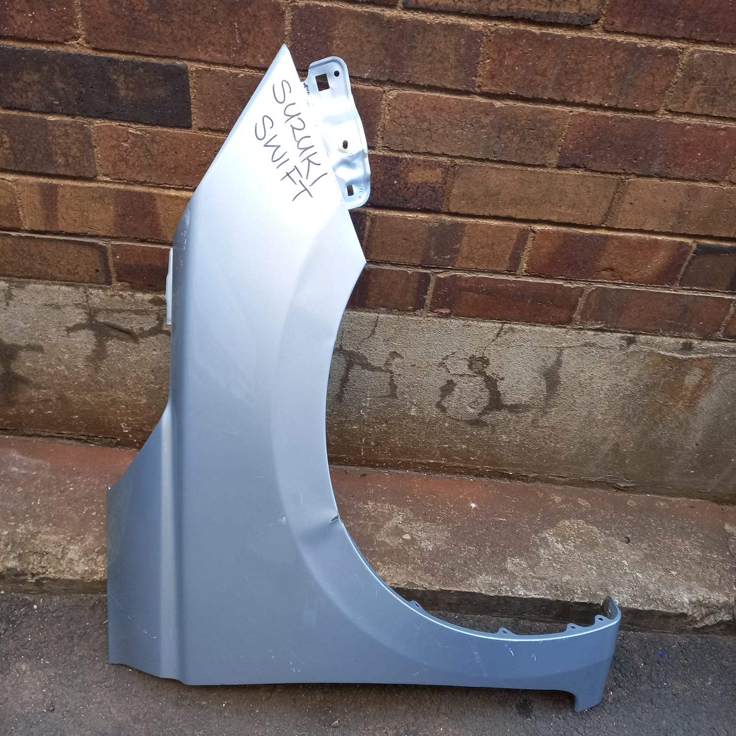 SUZUKI SWIFT RIGHT HAND FENDER - Private Seller SUZUKI SWIFT RIGHT HAND FENDER - Private Seller