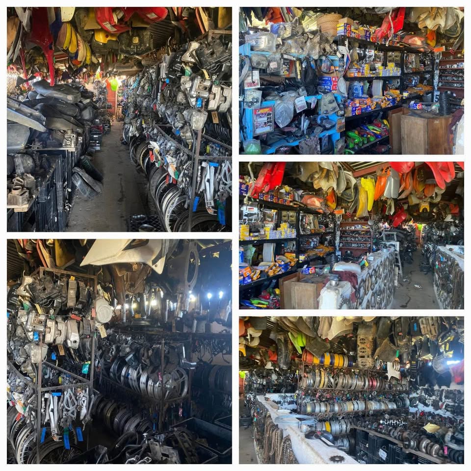 Kawasaki ZZR 600. Meyerton bike scrapyard new and secondhand spares. Andre call whatsapp - Private Seller