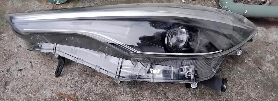 Toyota Corolla Cross headlight - Private Seller Toyota Corolla Cross headlight - Private Seller