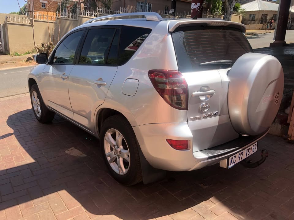 2013 Toyota rav4 2.0 automatic