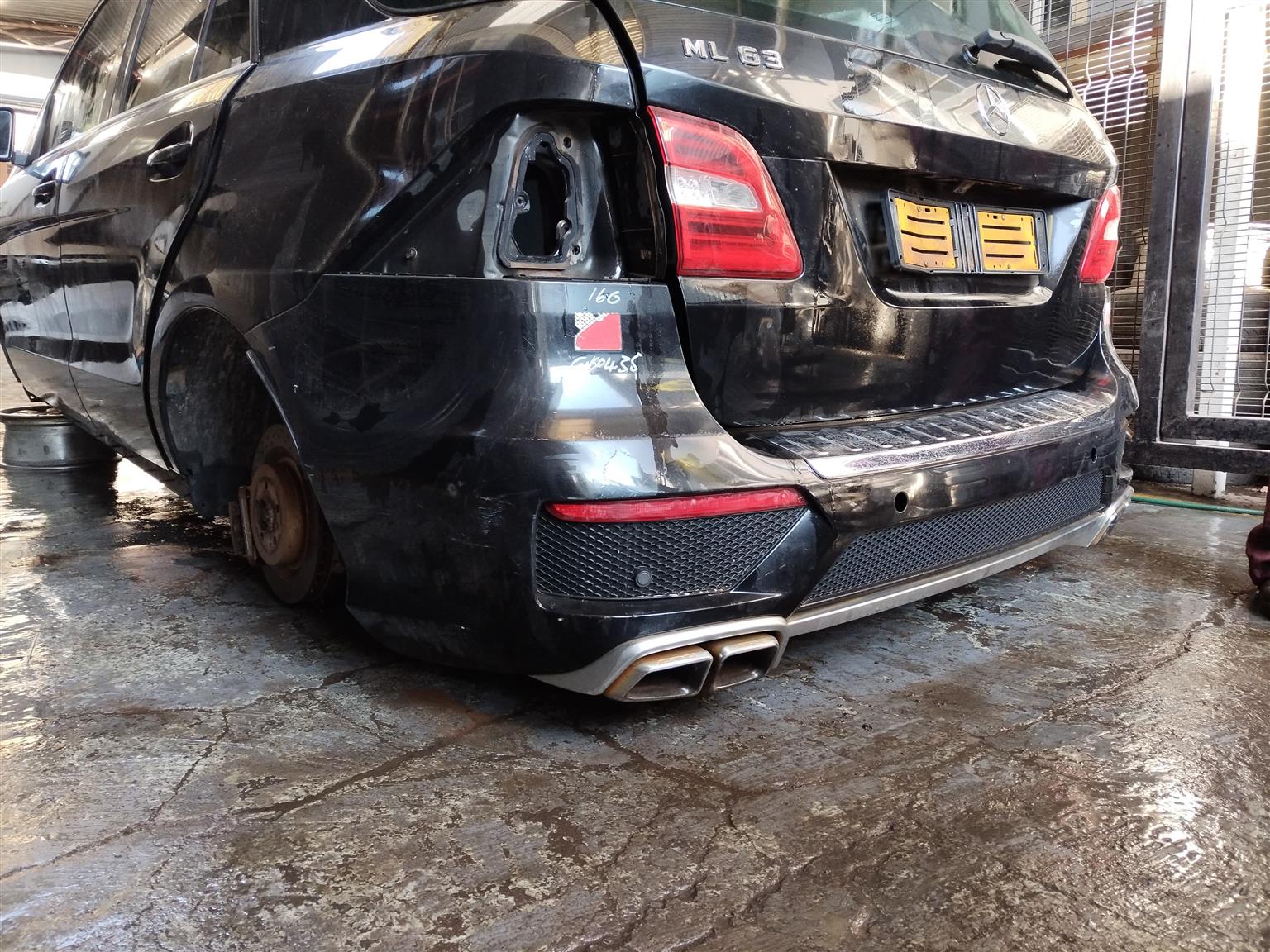 Mercedes-Benz ML63 AMG Rear Bumper – Black (Used) for sale - Private Seller Mercedes-Benz ML63 AMG Rear Bumper – Black (Used) for sale - Private Seller