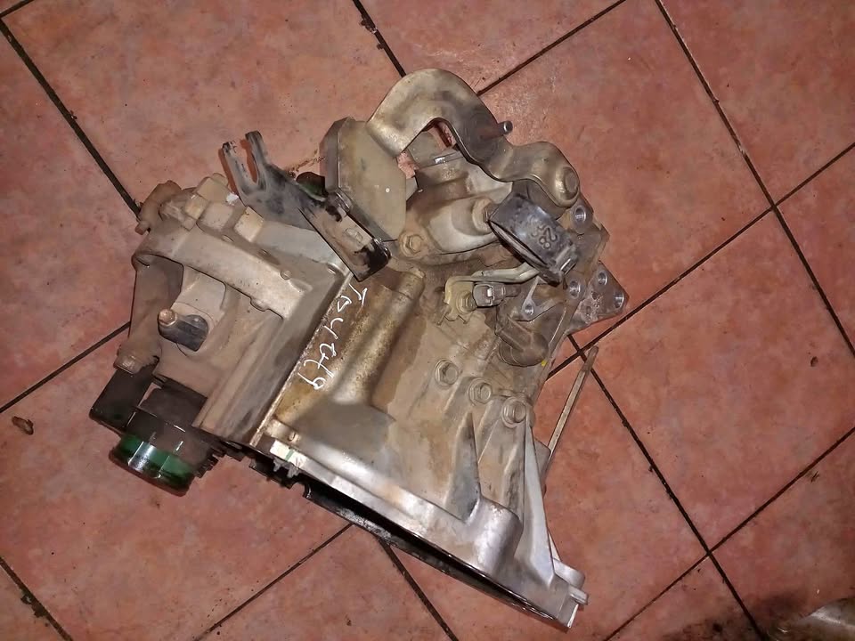 Toyota Ayga maunal gear box - Private Seller Toyota Ayga maunal gear box - Private Seller