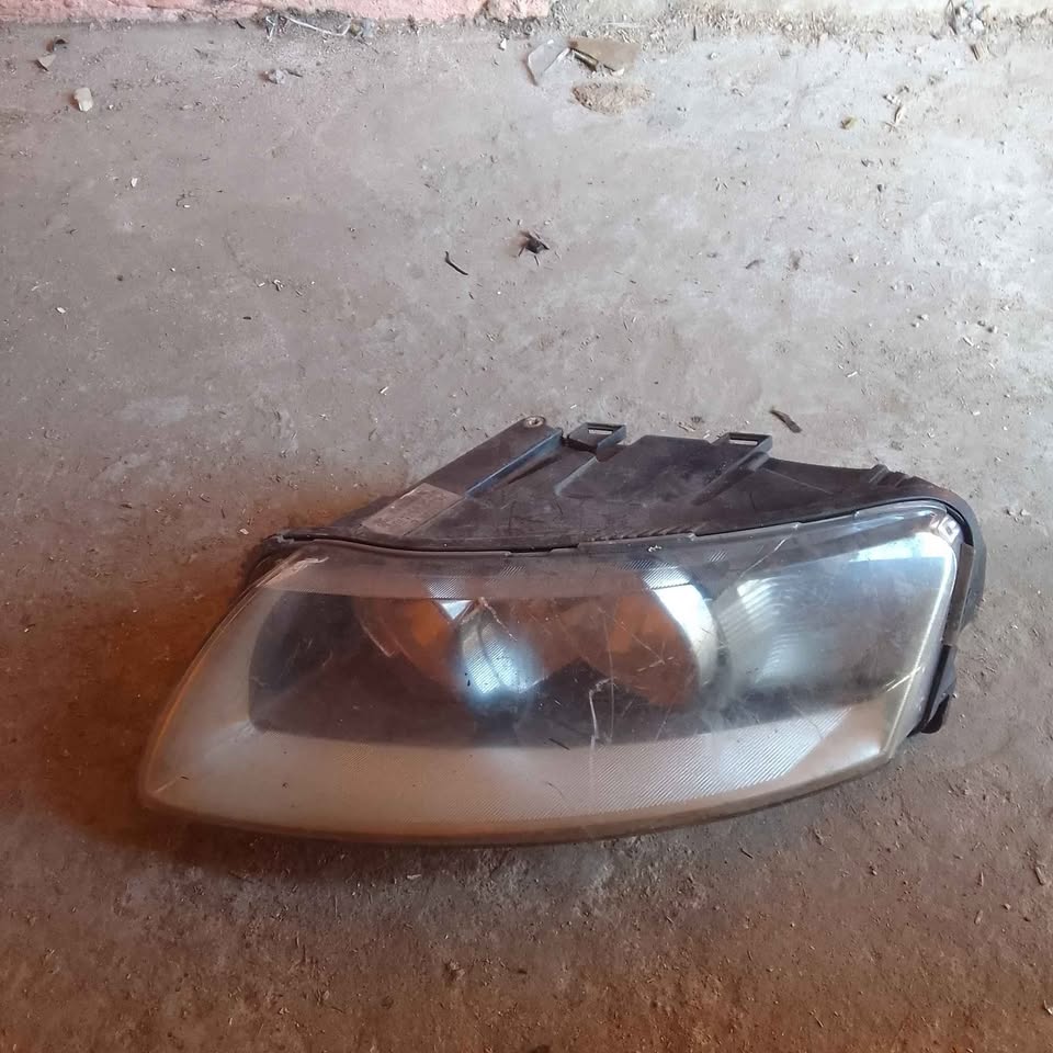 2007 Audi A6 Left Headlight