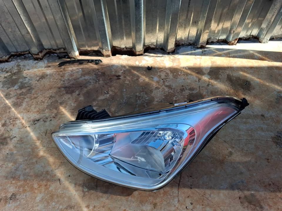 2014 Hyundai Grand i10 Headlight - Private Seller