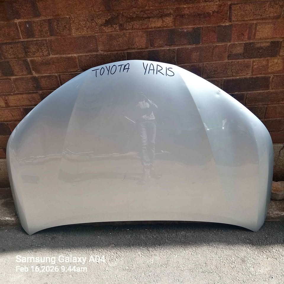 Toyota Yaris BONNET - Private Seller Toyota Yaris BONNET - Private Seller
