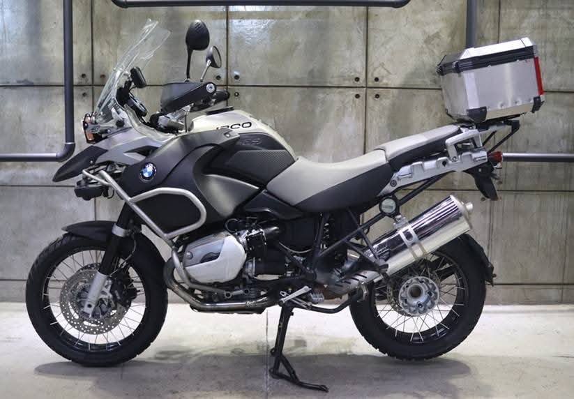 2009 BMW R1200GS - 45 000KM Spotlights - GPS Navigation - Private Seller