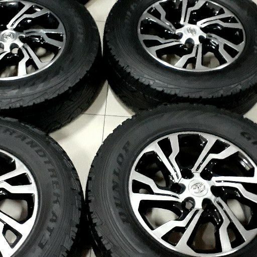 new 17inches Toyota rims and tyres