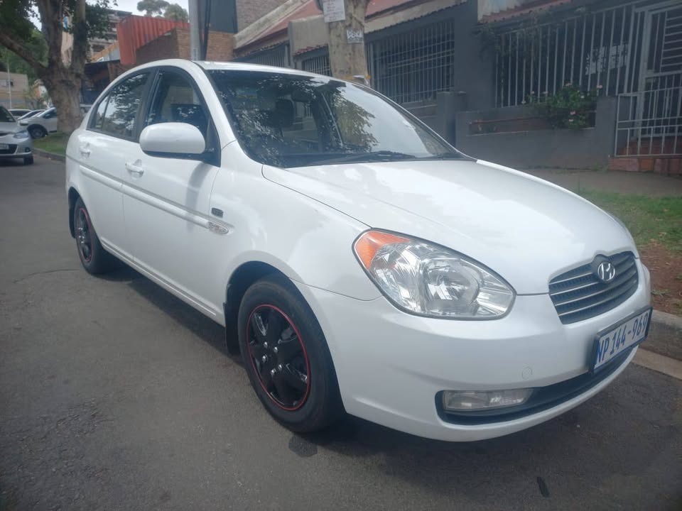 2010 Hyundai Accent Sedan 1.6 Petrol, Manual, white color, mileage