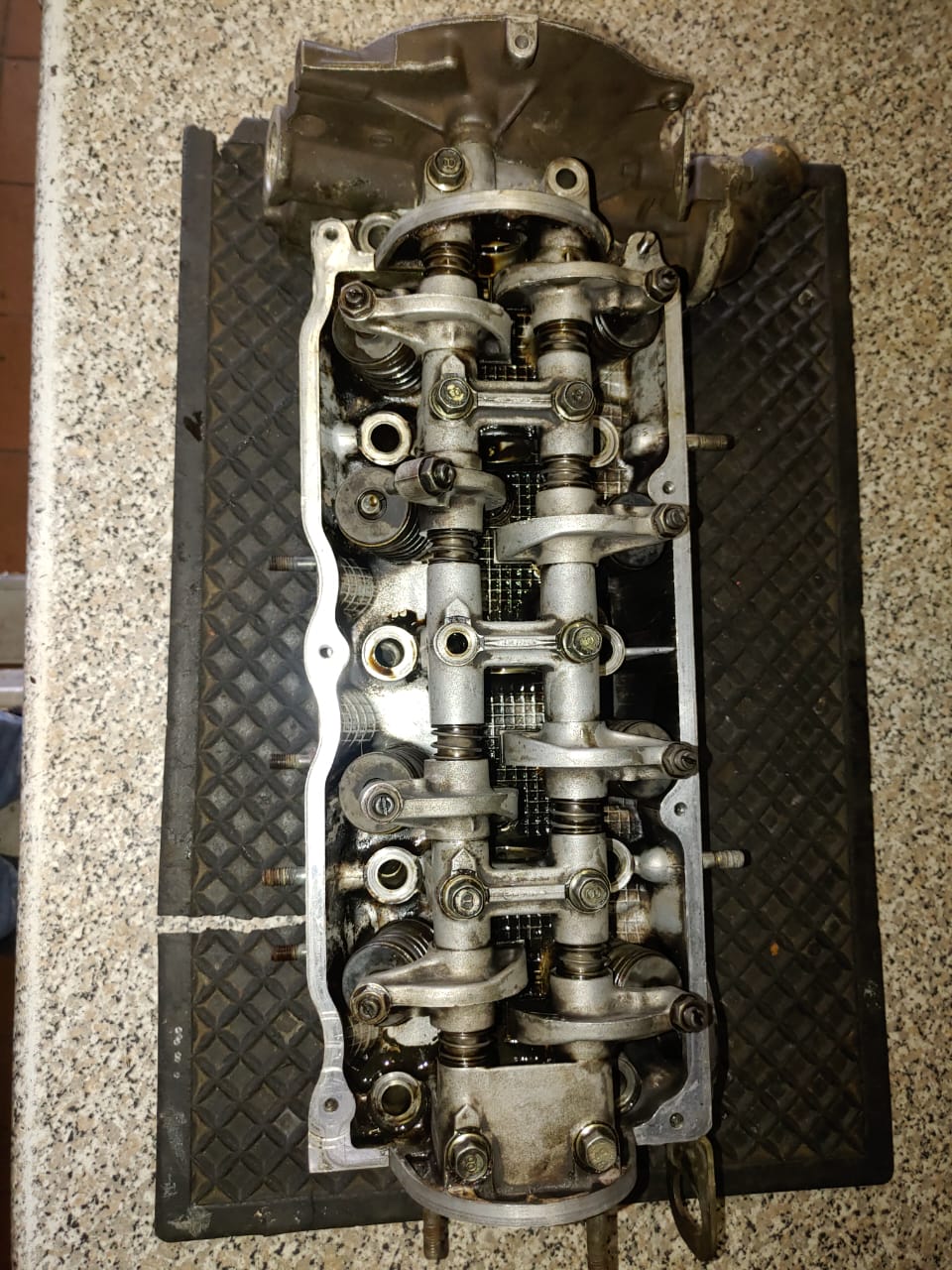 MAZDA 2LT FE 8 VALVE CYLINDER HEAD FOR SALE