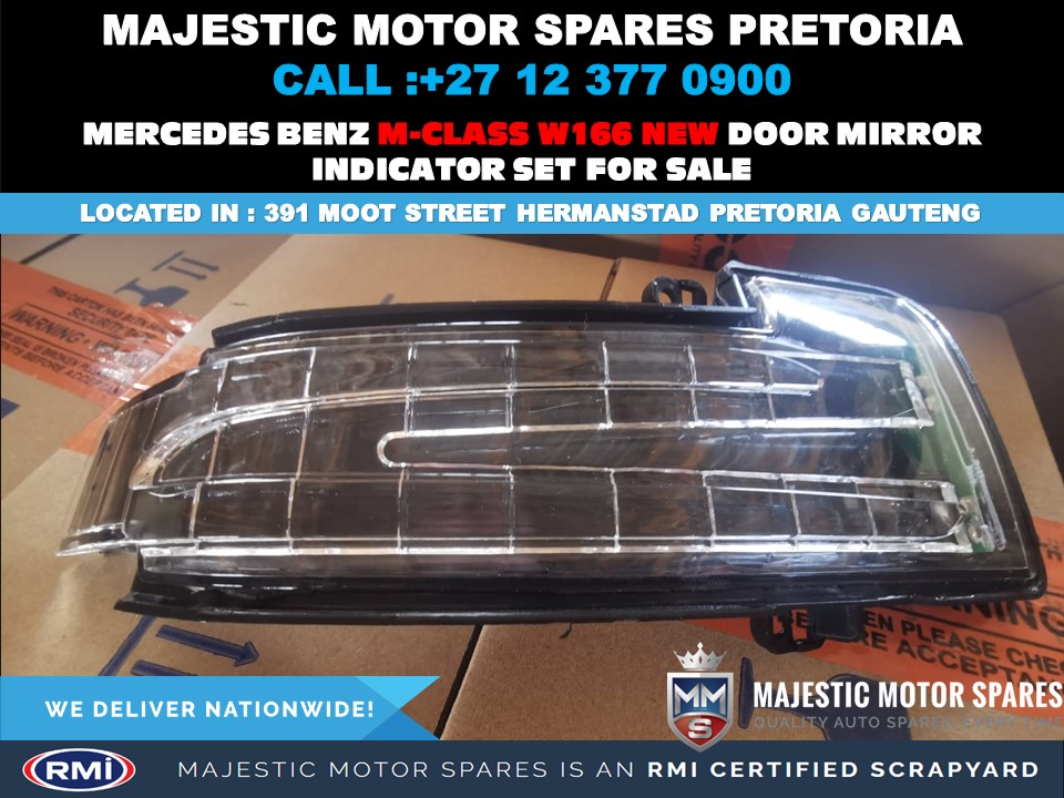 Mercedes Benz ML indicator lights lamps door mirror for sale - Private Seller Mercedes Benz ML indicator lights lamps door mirror for sale - Private Seller