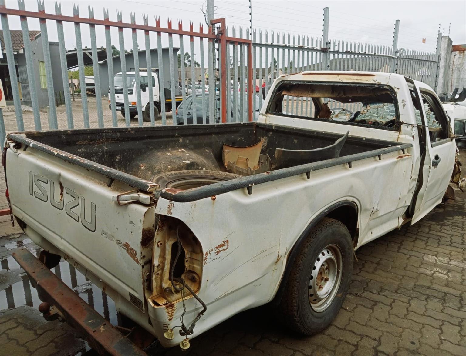 2011 Isuzu KB250 - Stripping for Spares