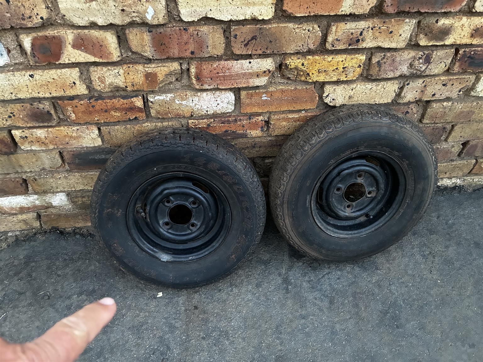 Mini wheels & tyres 10 inch - Private Seller Mini wheels & tyres 10 inch - Private Seller