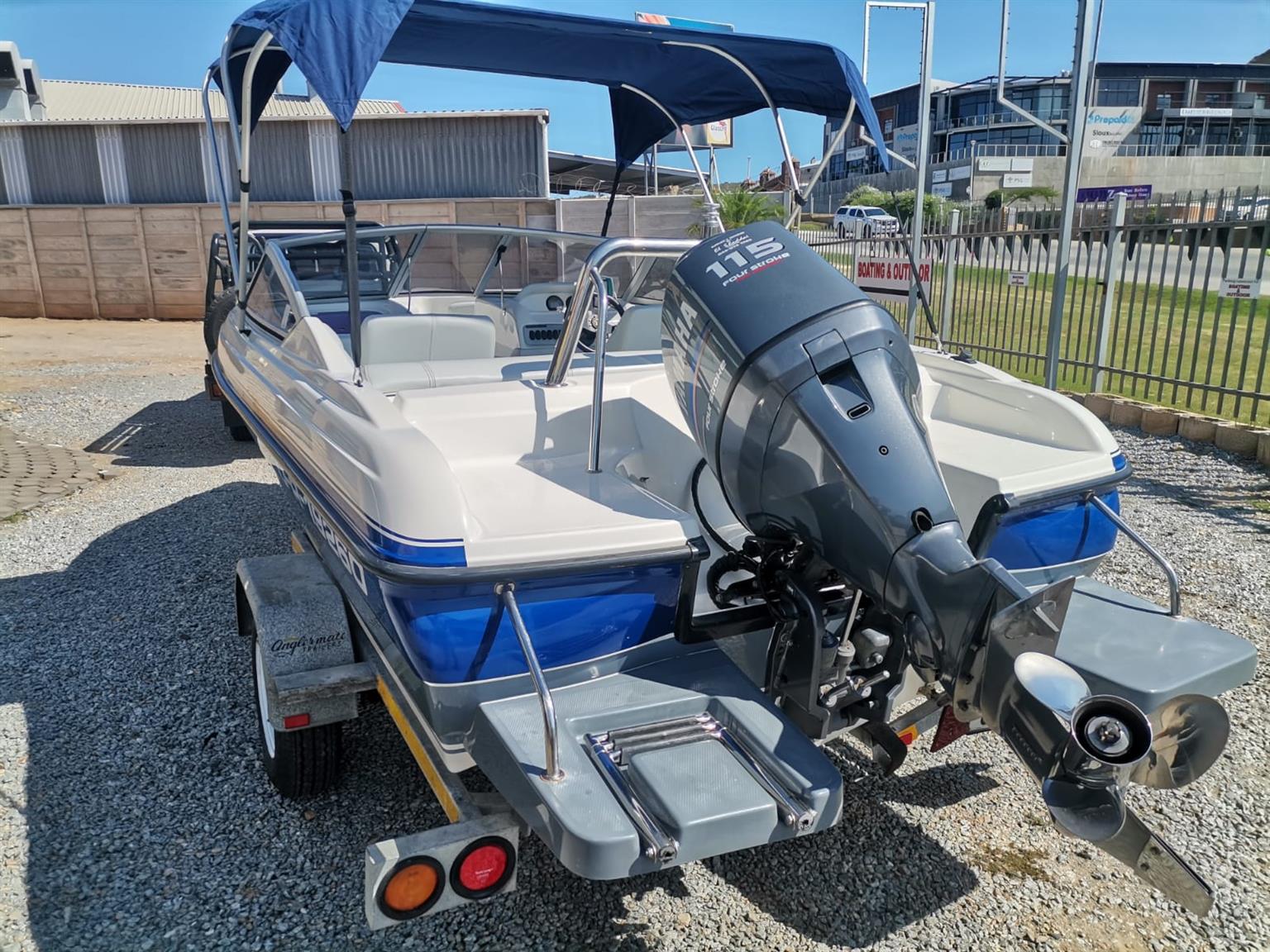 '09 Panache 1750lx with 4-Stroke 115hp Yamaha