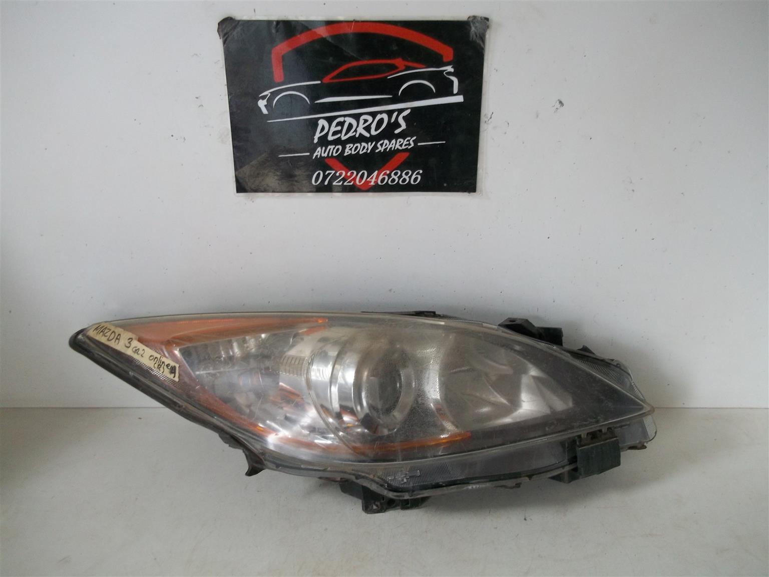 Mazda 3 '10-'13 right headlight - Private Seller Mazda 3 '10-'13 right headlight - Private Seller