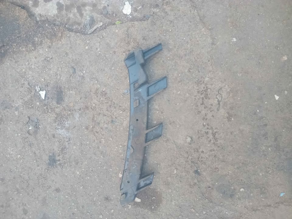 Right Bracket Front Bumper Original Suitable for Hyundai I - Private Seller Right Bracket Front Bumper Original Suitable for Hyundai I - Private Seller