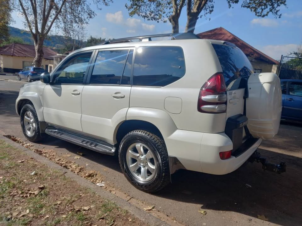 2009 Toyota Prado V6 Petrol, Automatic 4x4, Leather seat, Spere key, Service book