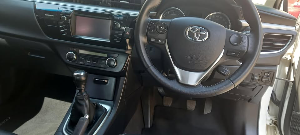 2014 MODEL TOYOTA PRESTIGE 1.8 MANUAL WHITE COLOUR 129000KM CLOTHE SEATS