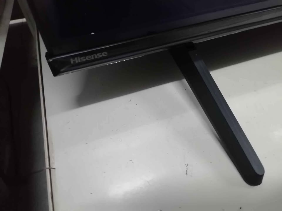 HISENSE 50" SMART TV