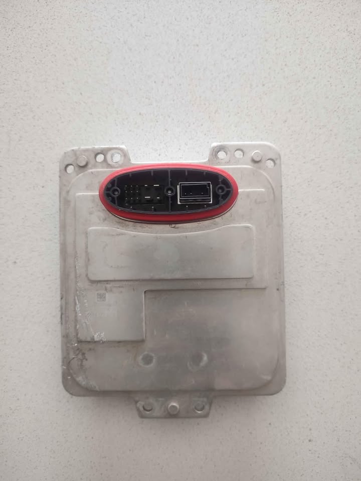 Porsche Panamera headlight module - Private Seller Porsche Panamera headlight module - Private Seller