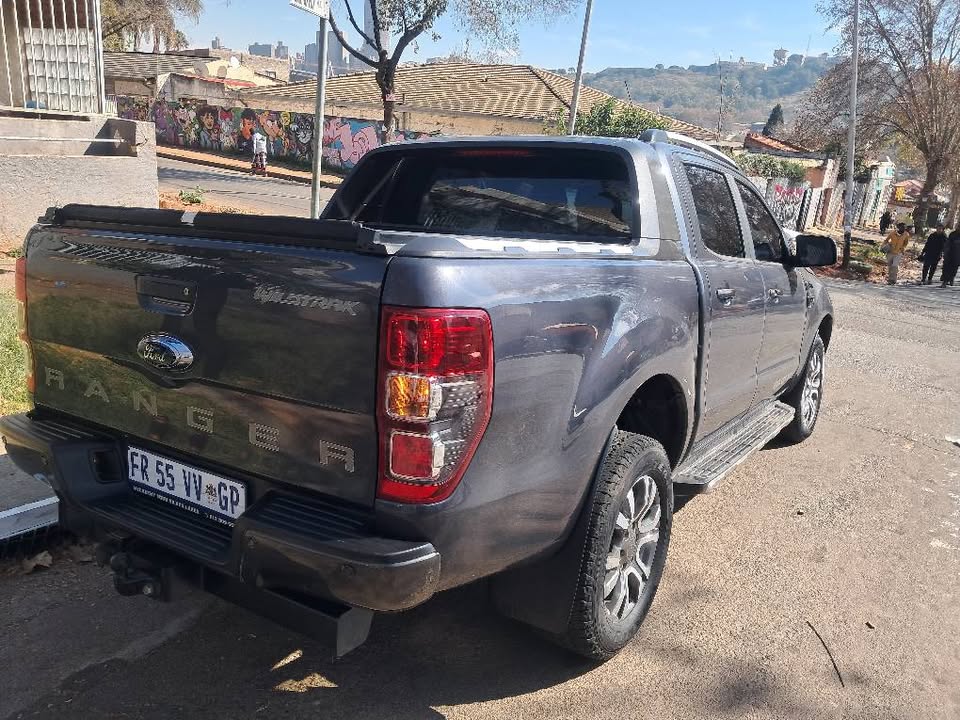 Ford Ranger Double Cab Diesel Automatic 3.2 wild Truk 2017