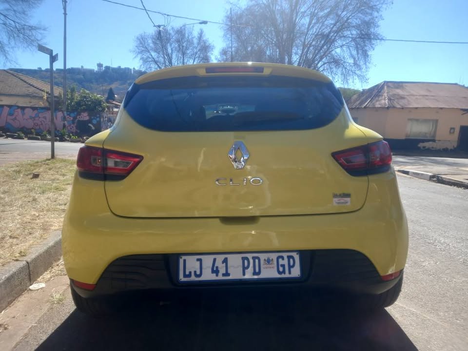 2015 Renault Clio 900T Manual, Petrol, Yellow, Service book,