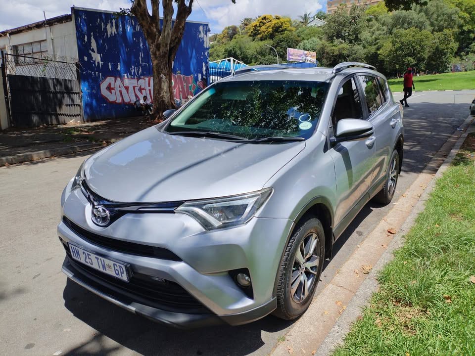 2018 Toyota Rav4.  Engine capacity 2.0 petrol.  mileage 77000kms Colour silver
