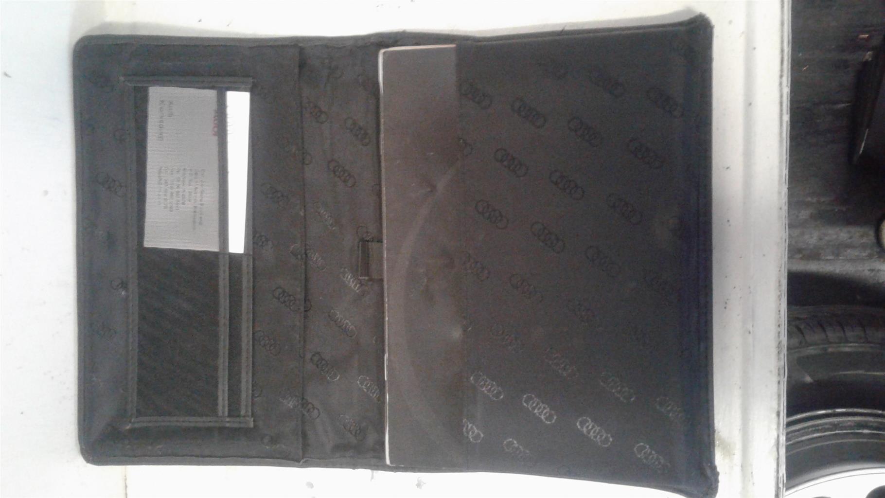 AUDI A4 B8 OWNERS MANUAL FOR SALE SECOND HAND.