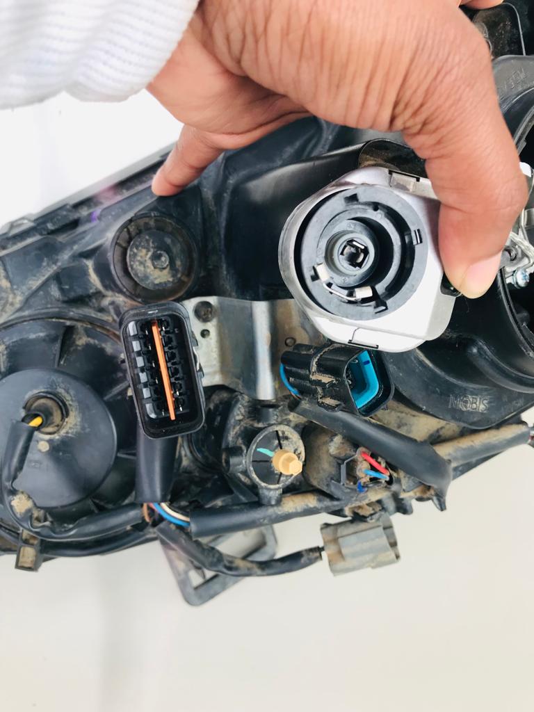 Mitsubishi Outlander xenon headlights - Private Seller Mitsubishi Outlander xenon headlights - Private Seller