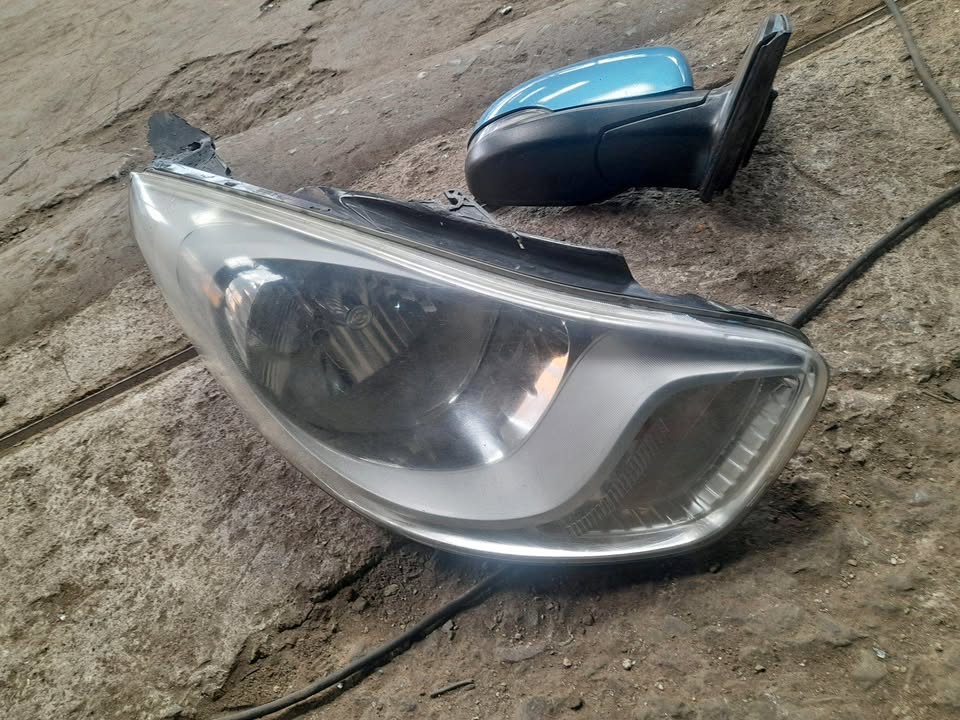 HYUNDAI i10 RIGHT HEADLAMP AVAILABLE - Private Seller HYUNDAI i10 RIGHT HEADLAMP AVAILABLE - Private Seller