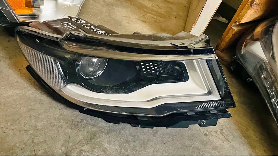 Jeep Compass LED BI-XENON HEADLIGHT 2017/24 - Private Seller Jeep Compass LED BI-XENON HEADLIGHT 2017/24 - Private Seller