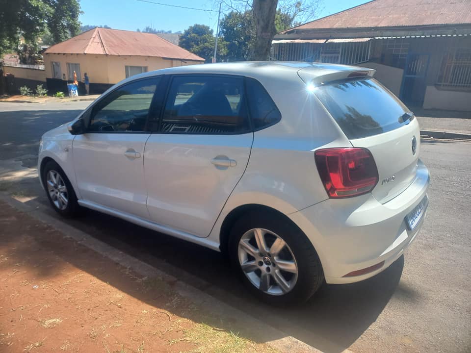 2011 VW POLO 6 HATCHBACK 1.4 PETROL, MANUAL, WHITE COLOR, MILEAGE 82000KMS