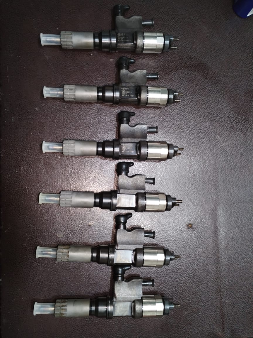 2015 Isuzu 6HK1 Engine Injectors - Private Seller 2015 Isuzu 6HK1 Engine Injectors - Private Seller