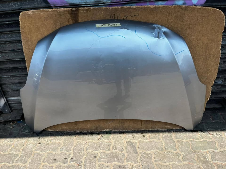 Toyota Starlet Bonnet - Private Seller Toyota Starlet Bonnet - Private Seller