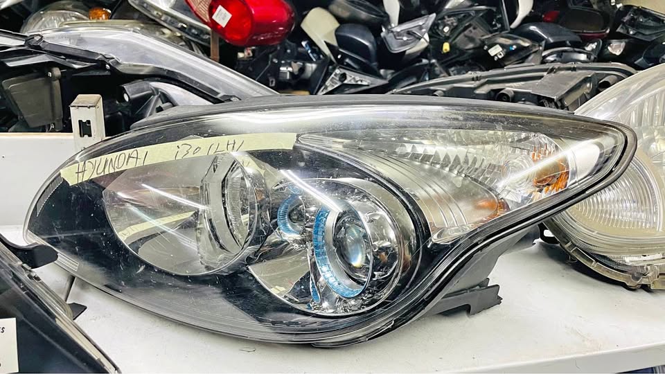 Hyundai i30 headlight 2007/12 - Private Seller Hyundai i30 headlight 2007/12 - Private Seller