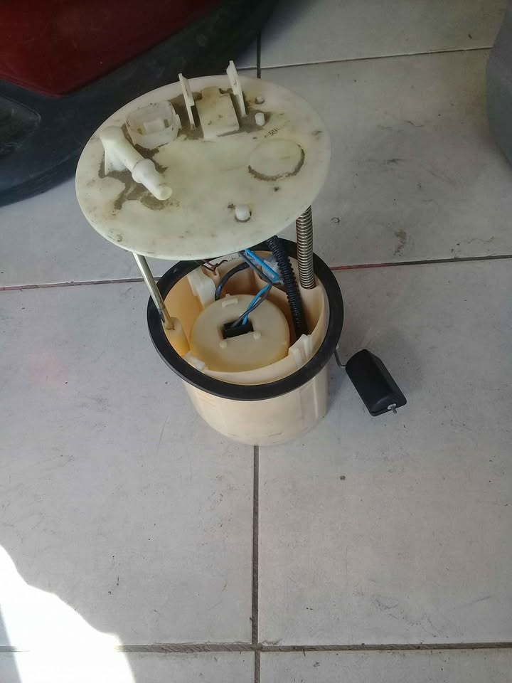 Mitsubishi Outlander Fuel Pump - Private Seller Mitsubishi Outlander Fuel Pump - Private Seller