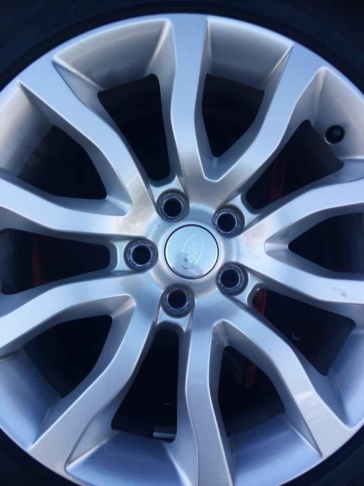 0EM set of Land rover 20inch mags with tyres available - Private Seller 0EM set of Land rover 20inch mags with tyres available - Private Seller