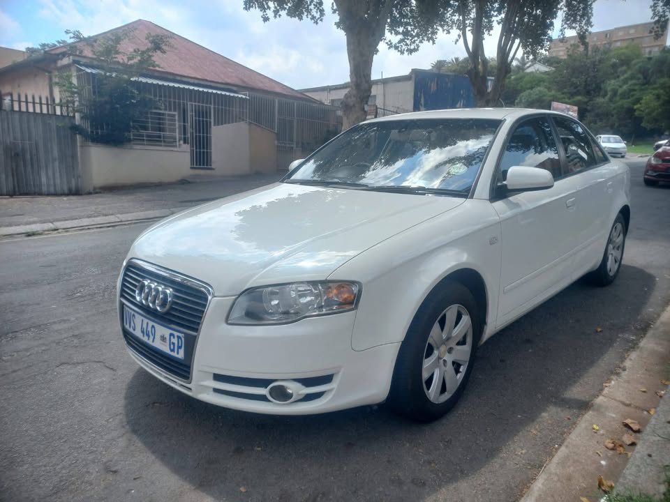 2007 Audi A4 2.0 petrol, Manual, white color, mileage 115000kms