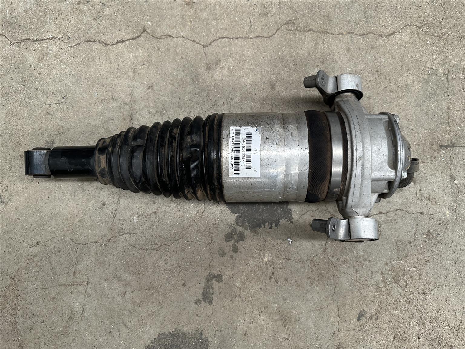 Porsche Cayenne Right Rear Shock Absober - Private Seller