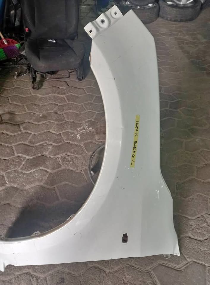 Isuzu Bakkie Fender Left Side - Private Seller Isuzu Bakkie Fender Left Side - Private Seller