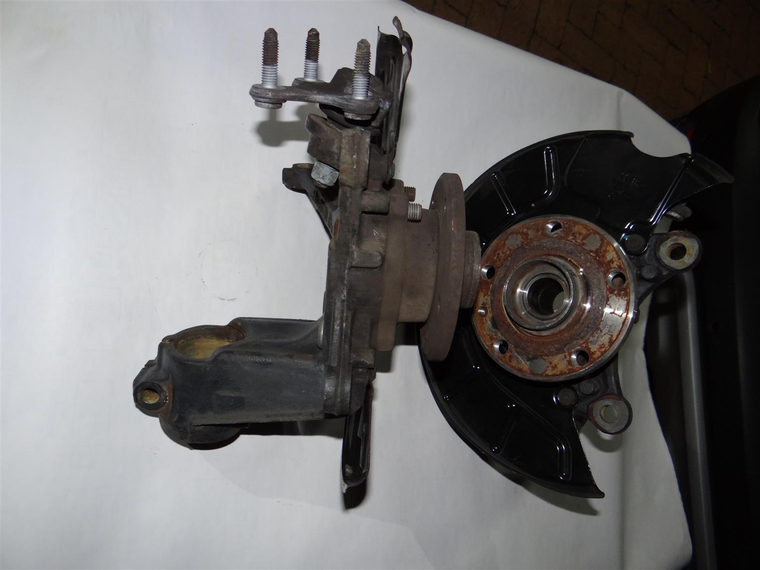 VW / Audi - wheel hub / assembly / wheel bearings – Front