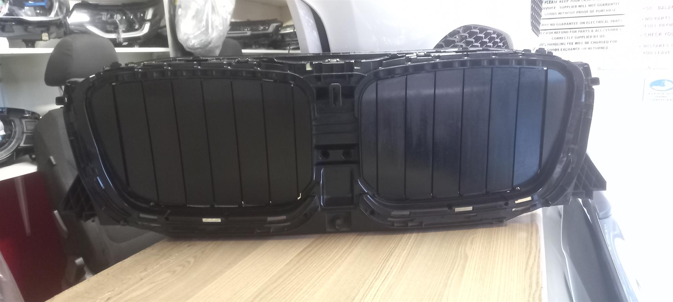 2022 BMW G01, G02 X3 X4 MAIN GRILL AIR DEFLECTOR - Private Seller