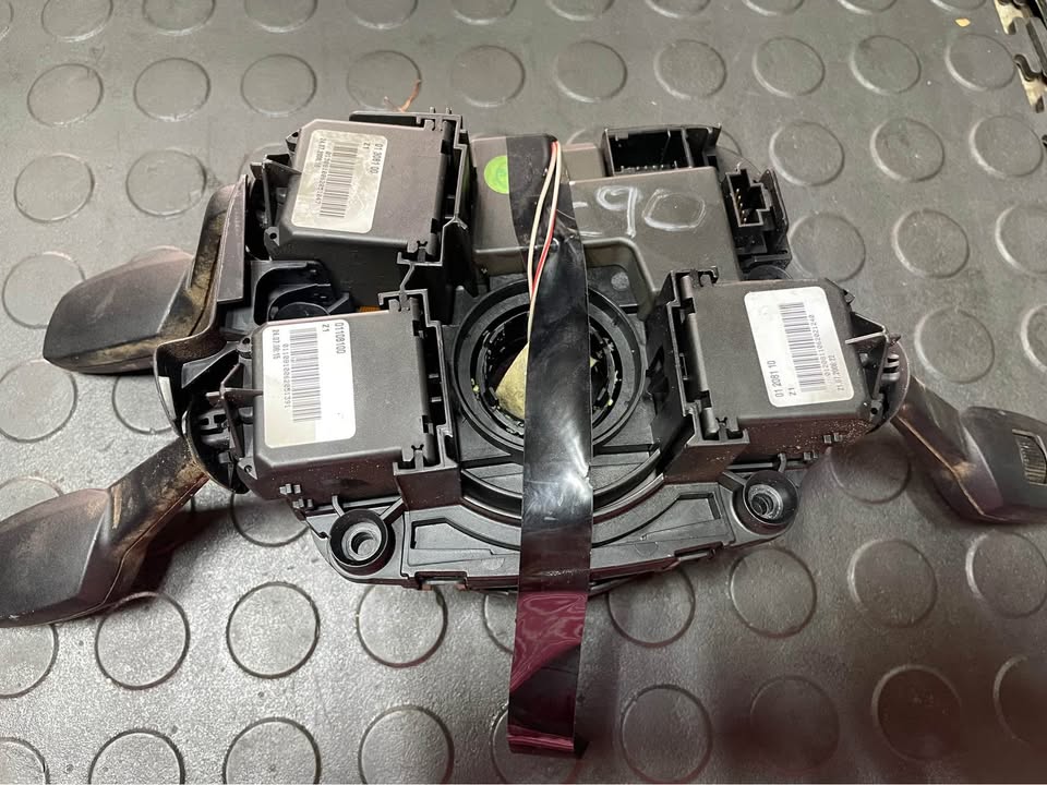 Steering column BMW 3 (E90) 320 d - Private Seller Steering column BMW 3 (E90) 320 d - Private Seller