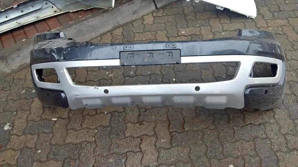 Ford everest BUMPER - Private Seller Ford everest BUMPER - Private Seller