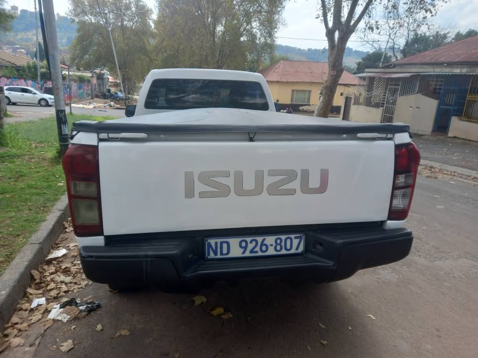 2014 Isuzu KB300 Dmax Single cab, High Raider, Manual, White, 95000kms