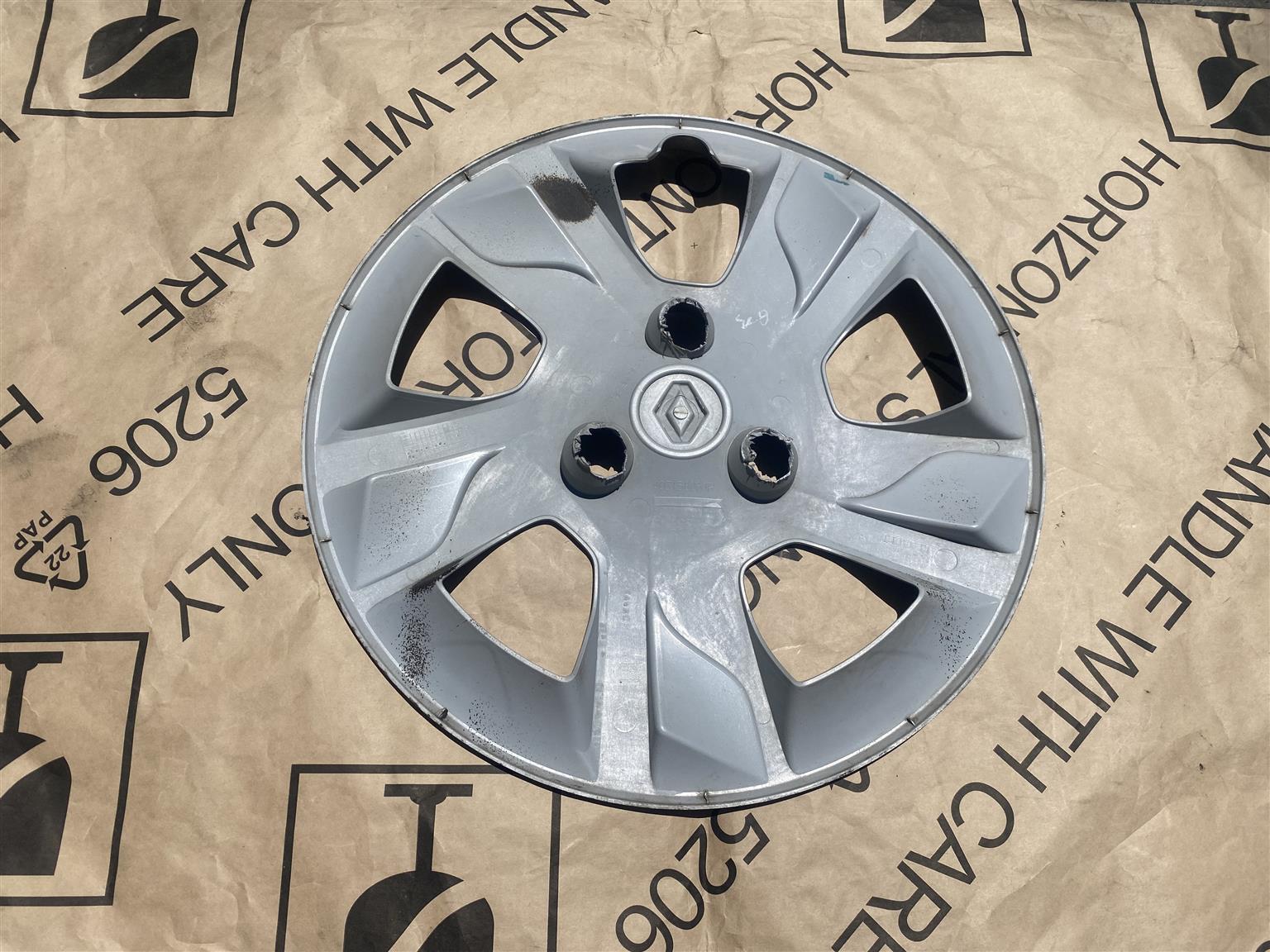 2024 RENAULT KWID WHEEL CAP FOR SALE. IN PRISTINE CONDITION - Private Seller