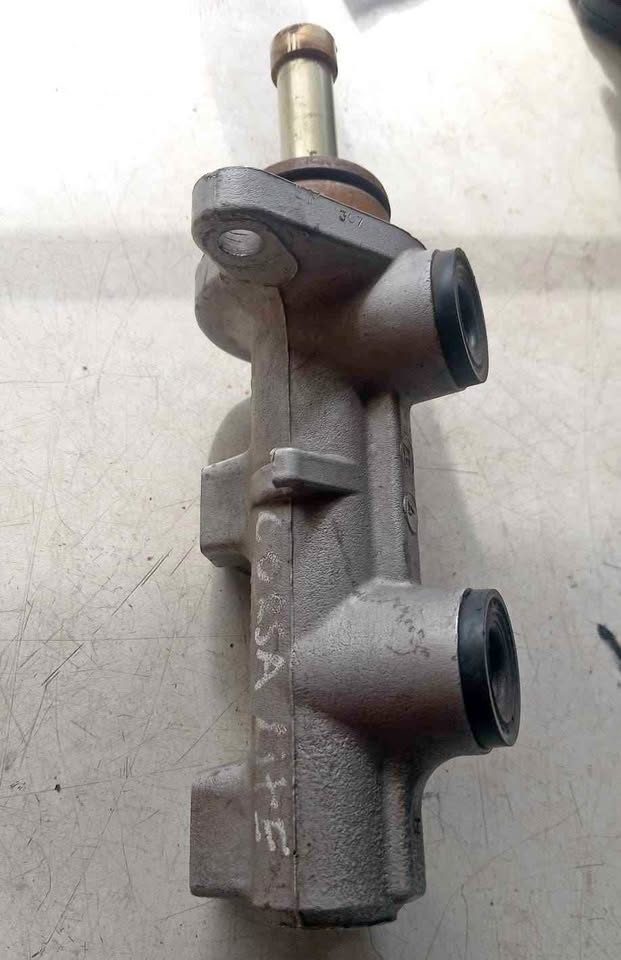 Opel corsa lite brake master cylinder Opel corsa lite brake master cylinder