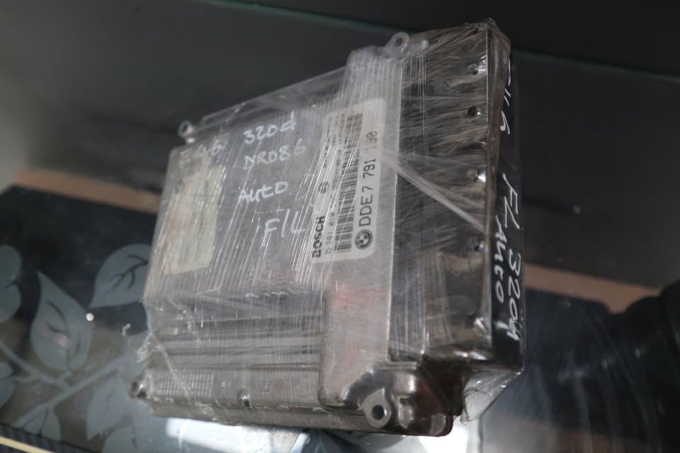 BMW 330D E46 FACE LIFT COMPUTER BOX & LOCK SET - Private Seller